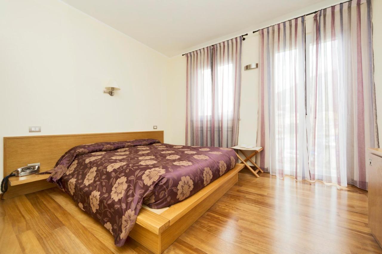 Oasi Hotel Levanto Szoba fotó