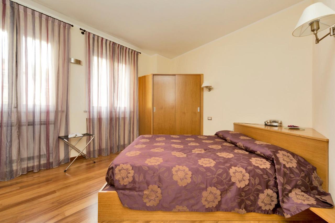 Oasi Hotel Levanto Szoba fotó